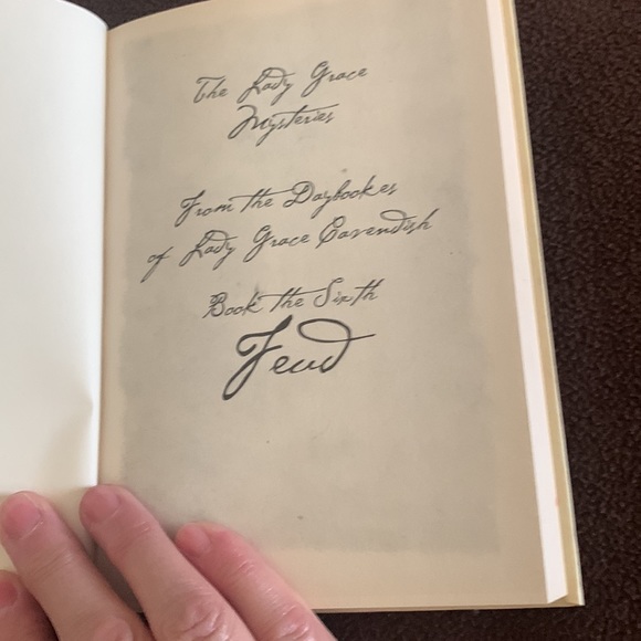 The lady grace mysteries book feud - Grace Cavendish maid of honor to queen - Picture 4 of 6